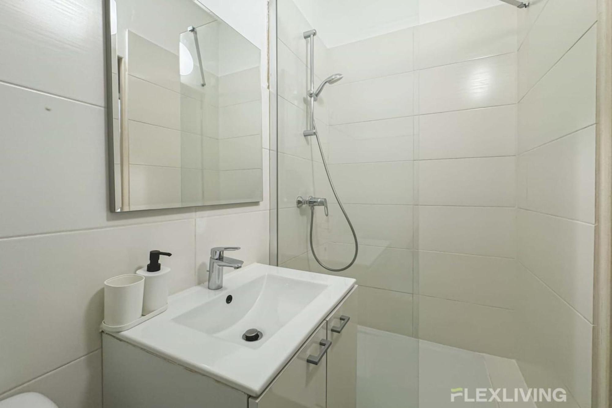 Appartement Flexliving - Whole Flat - Mesnil Parijs